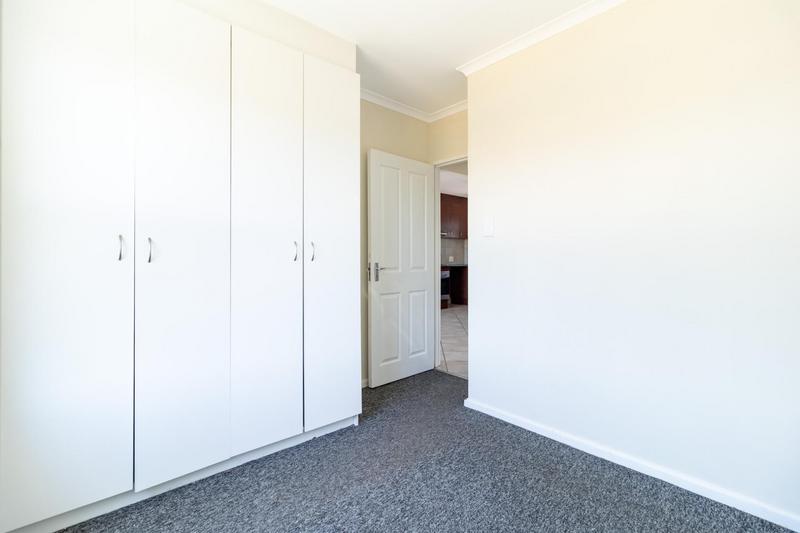 2 Bedroom Property for Sale in Buhrein Western Cape